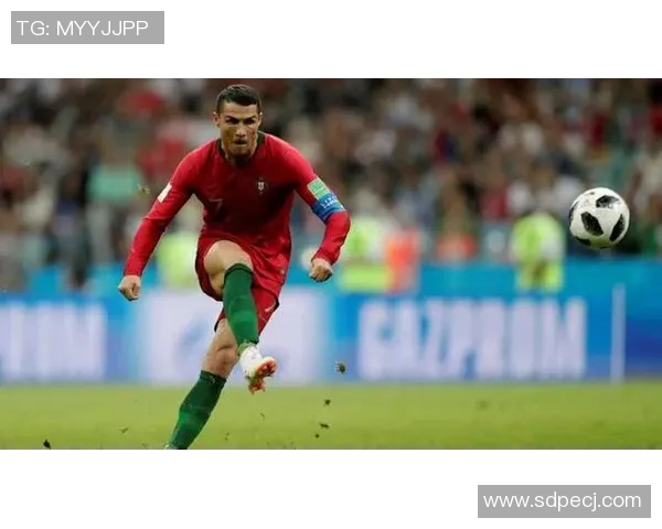 C罗精彩任意球破门引发热议MK体育深度解析其技术与战术价值 C罗精彩任意球破门引发热议MK体育深度解析其技术与战术价值