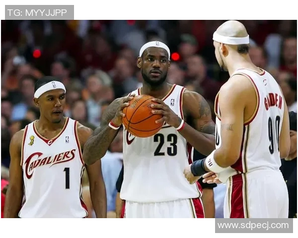 飞翔之王:勒布朗詹姆斯犹如暴风骤雨的扣篮集锦 飞翔之王:勒布朗詹姆斯犹如暴风骤雨的扣篮集锦