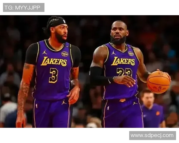 湖人大胜篮网,詹姆斯30分砍下,展现王者风范 湖人大胜篮网,詹姆斯30分砍下,展现王者风范