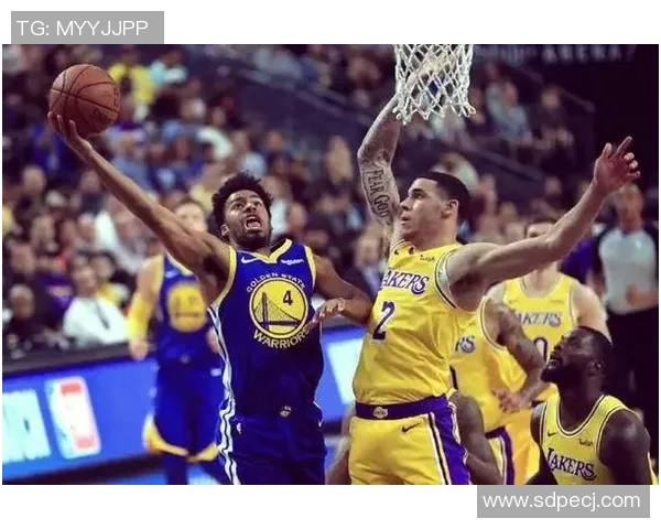 快船队稳居西部前八，球队士气高涨